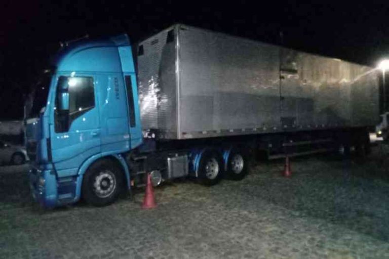 Polícia Militar apreende carga de cigarros em Cristinápolis