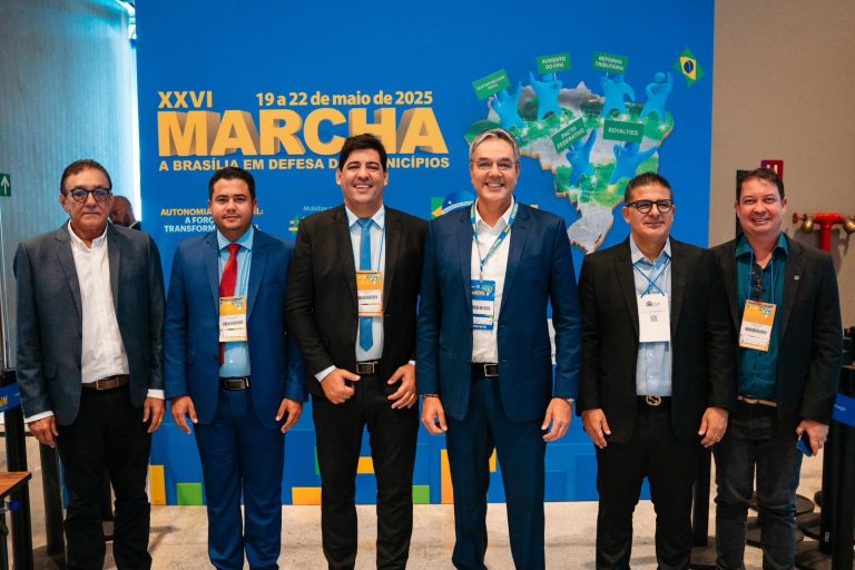Prefeito Sérgio participa da 26ª Marcha em Defesa dos Municípios