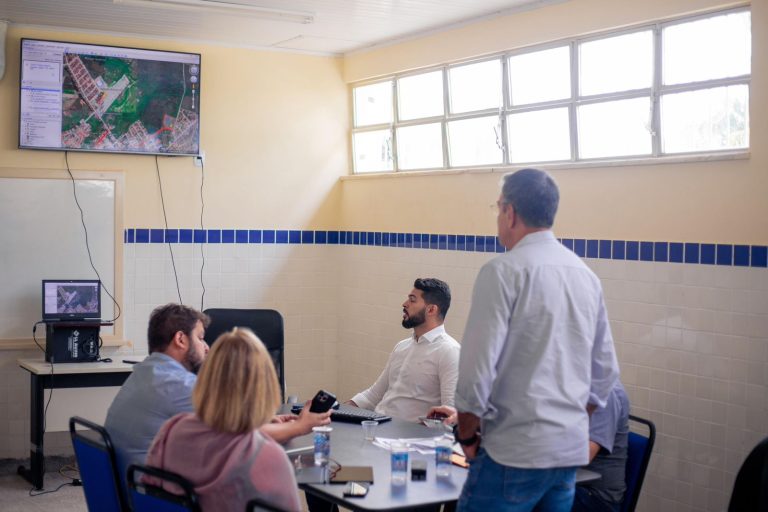 Prefeito Sérgio reúne equipe para acompanhar obras planejadas para Lagarto