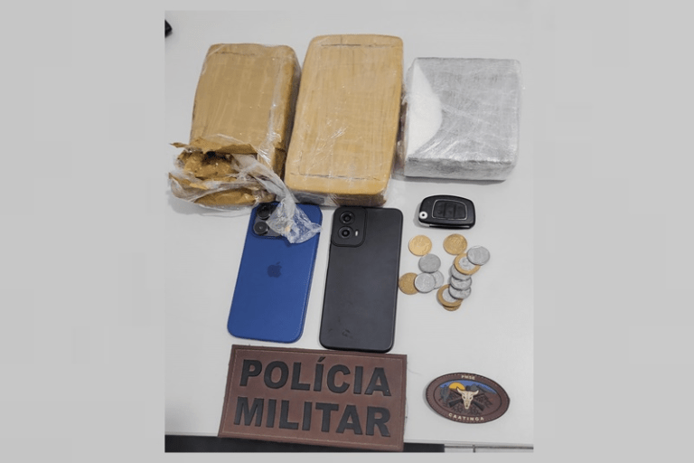 Polícia Militar apreende mais de 2 Kg de drogas durante abordagem a veículo na BR-101