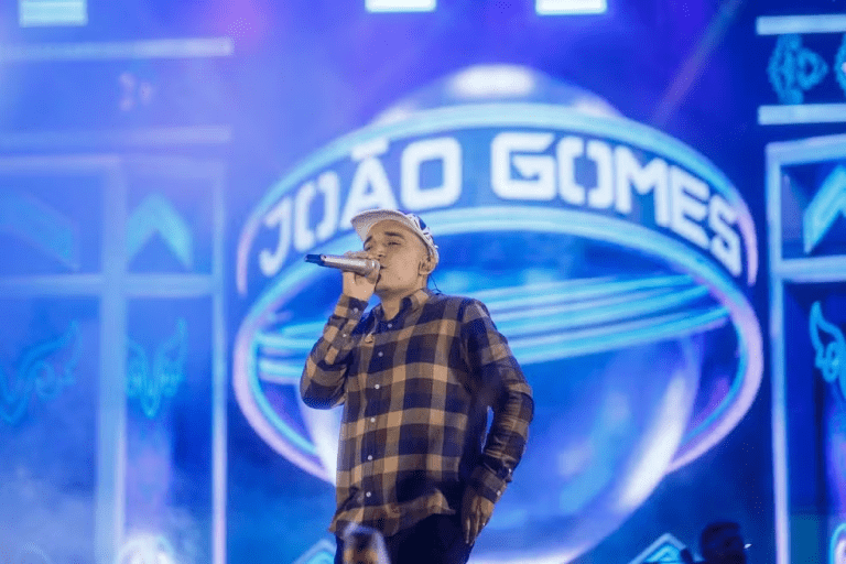 João Gomes fala sobre direito autoral durante show em Sergipe: ‘tem que falar com o dono e ser muito humilde’