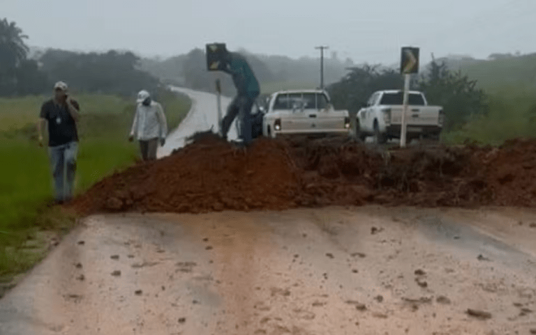 Trecho de rodovia é interditado após erosão de ponte entre Divina Pastora e Siriri