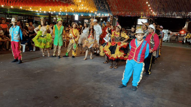 Apresentação de quadrilhas juninas e shows artísticos encerram Programação da Vila da Capital da Vaquejada nesta quinta-feira, 26
