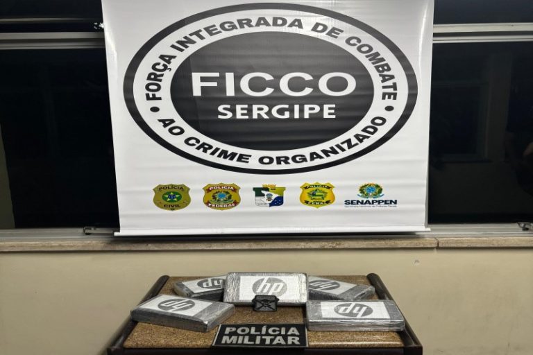 FICCO/SE prende casal e apreende mais de 5 kg de cocaína