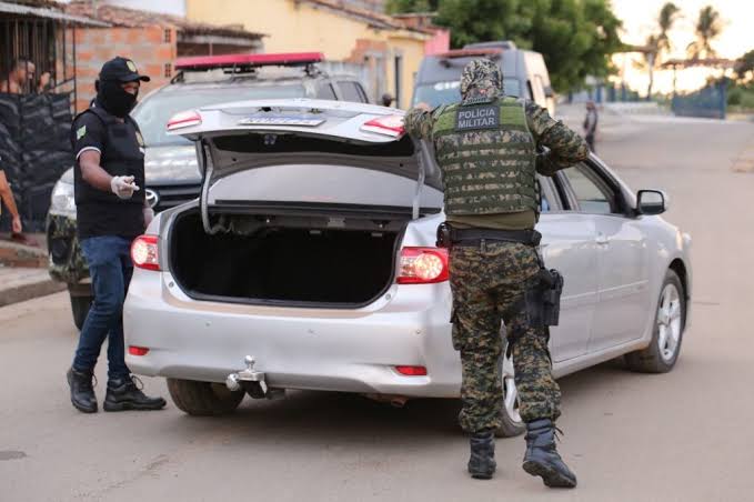 Vender e não realizar a transferência do veículo pode gerar multas e até indiciamento