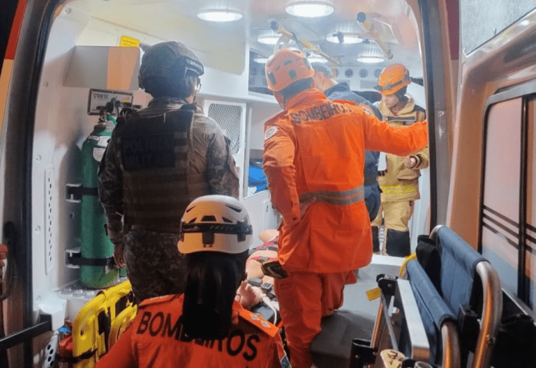 Mãe ameaça matar três crianças durante surto psicótico