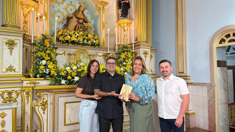 Paróquia Nossa Senhora da Piedade lança 5º volume da coleção “No Colo da Piedade”