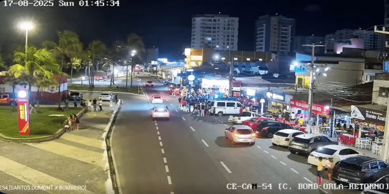 Vídeo: suspeitos furtam carro e trocam tiros com a Guarda Municipal na Orla da Atalaia