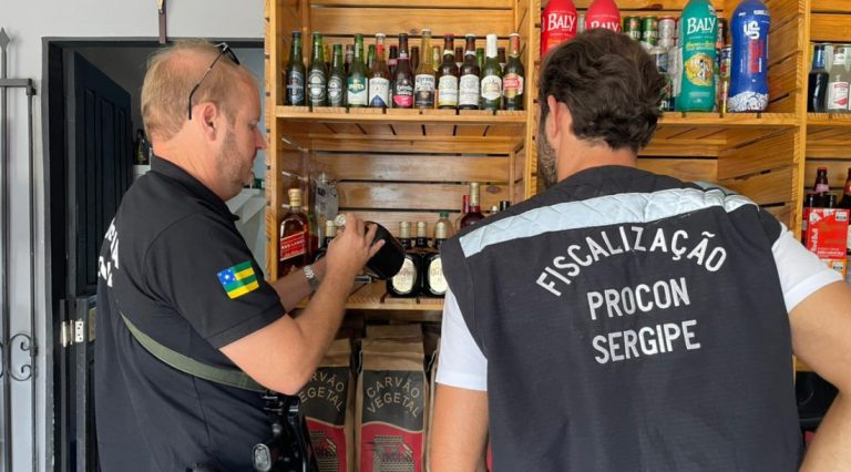 Fiscalização no interior de SE coíbe venda irregular de bebidas alcoólicas