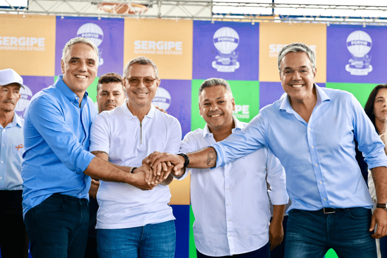 Governo de Sergipe entrega obras na Educação em Lagarto