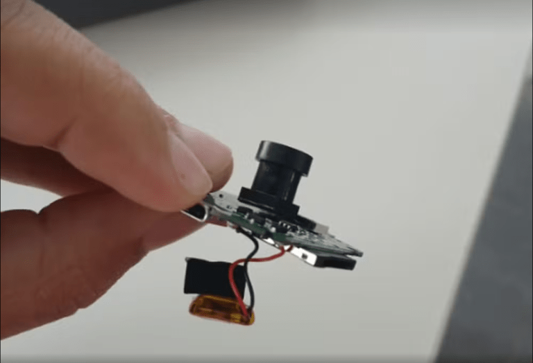 Suspeito de instalar câmera em banheiro feminino é alvo de busca e apreensão em Pirambu