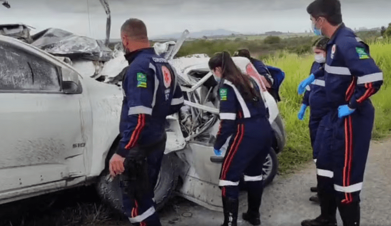 Acidente grave entre veículos deixa três mortos na BR-235 em Itabaiana
