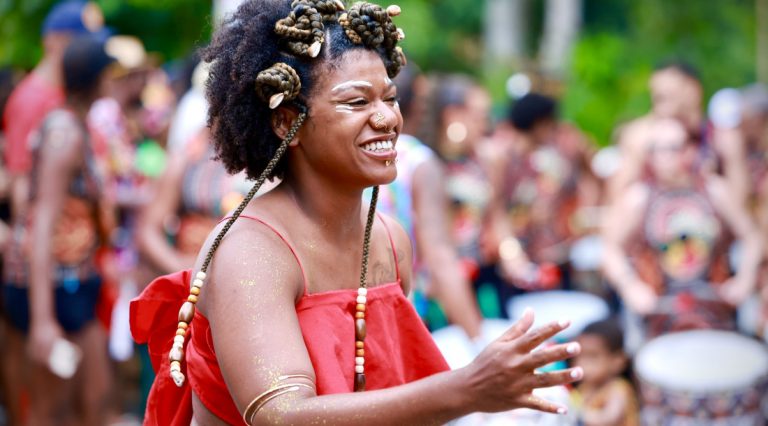 Valorização da cultura afro-brasileira marca abertura do Fasc 2025
