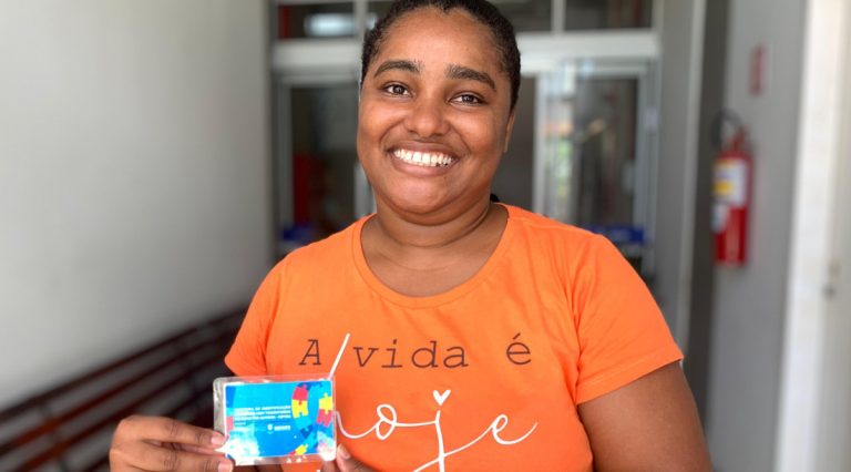 Governo inicia emissão de documento de identificação da pessoa com TEA