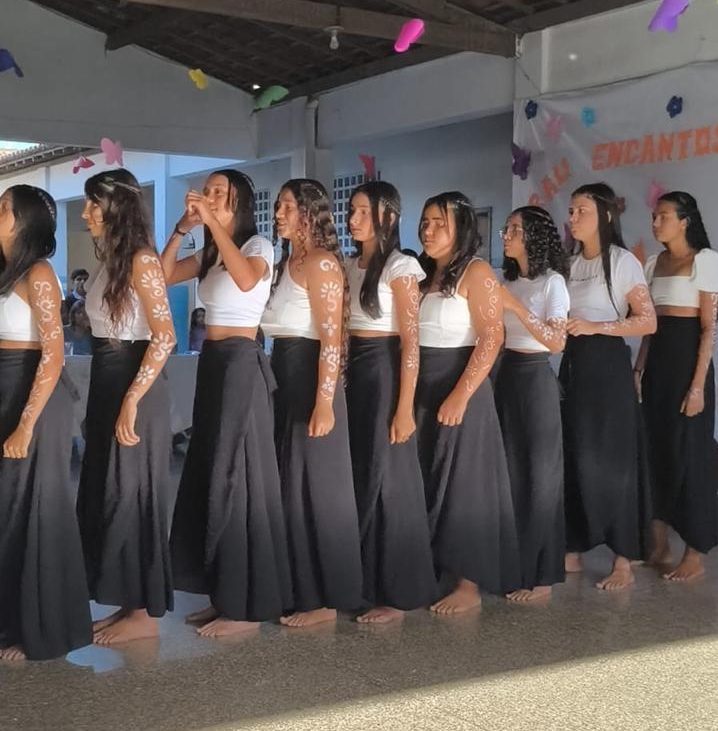 Alunos brilham no sarau encantos literários da escola Eliezer Porto em Lagarto