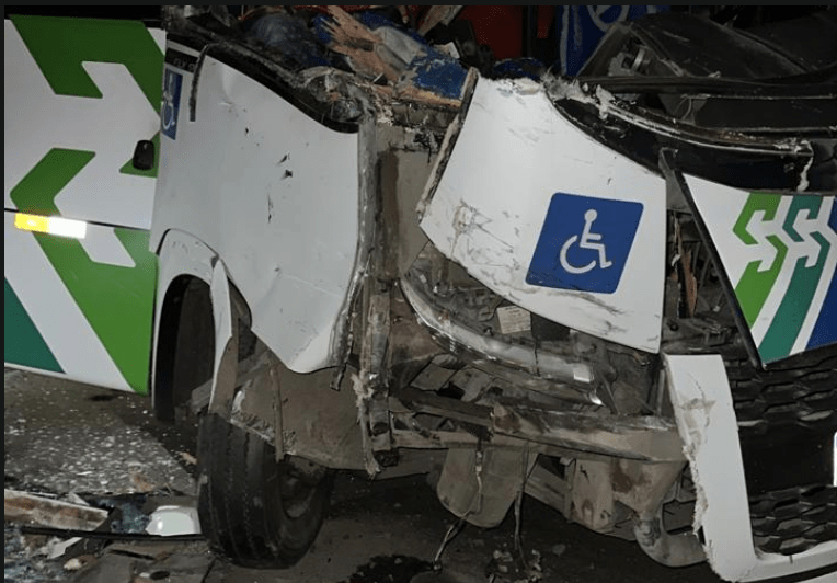 Acidente com quatro veículos deixa quatro feridos na BR-235