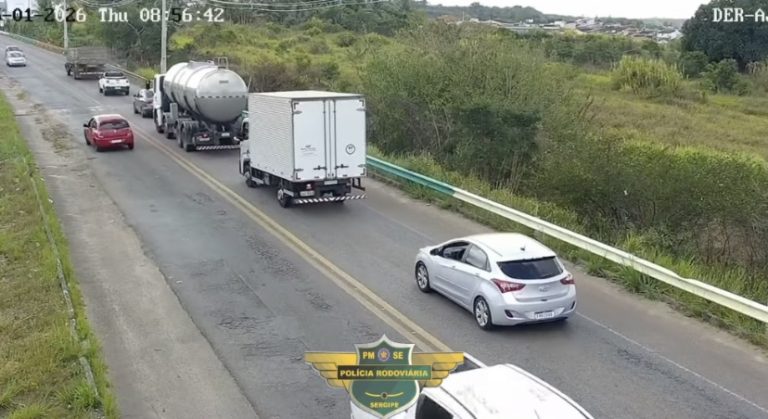 Vídeo: BPRv flagra imprudência de trânsito na SE-270