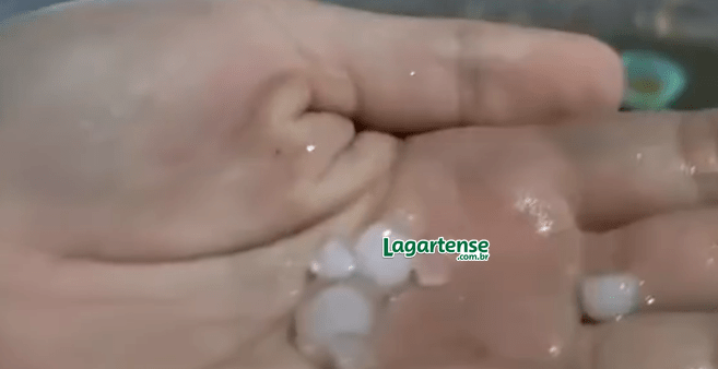 Chuva de granizo é registrada na zona rural de Simão Dias