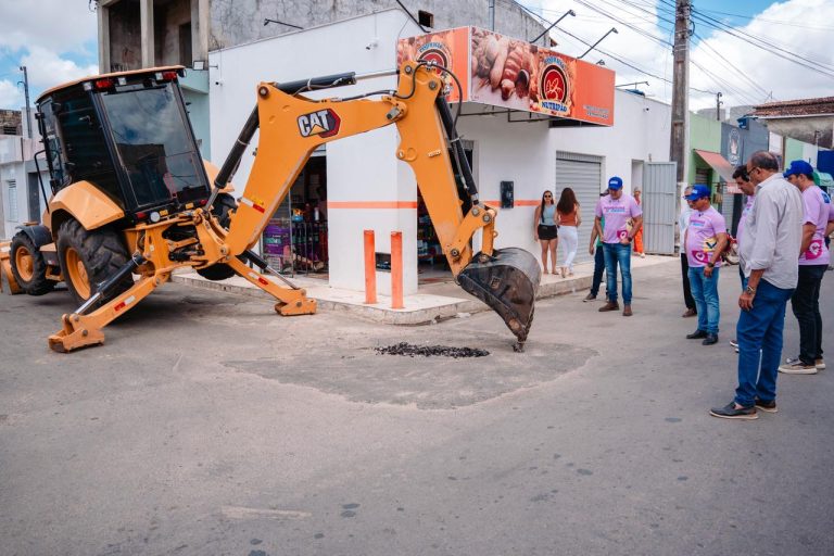 Programa Prefeitura Presente leva drenagem, capinação e limpeza ao povoado Jenipapo