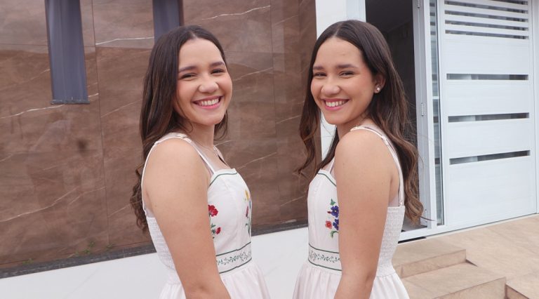 Opera Sergipe transforma a rotina de gêmeas após realização de mamoplastia redutora