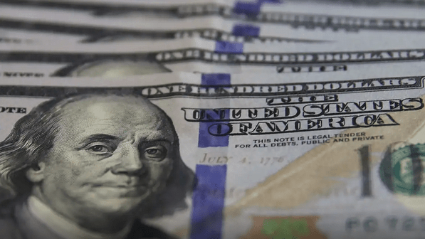 Dólar cai para o menor valor em 21 meses, e bolsa bate recorde