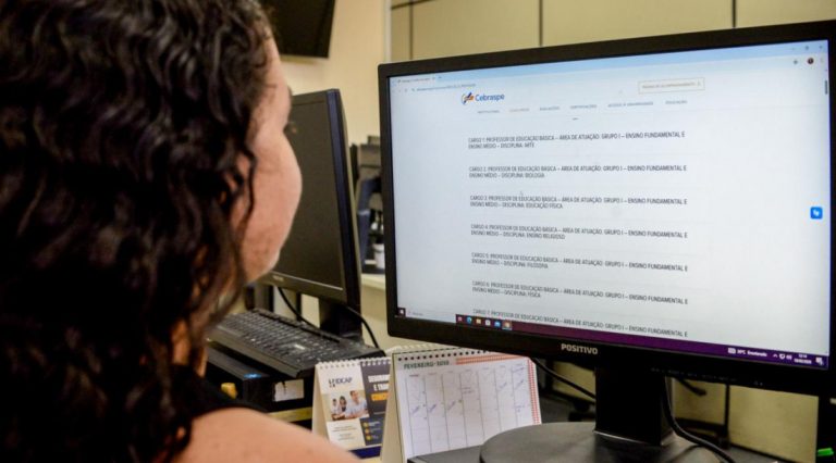 Governo divulga resultado do concurso para professor da rede estadual