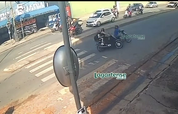 Câmera flagra acidente envolvendo motocicletas em Lagarto