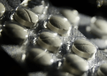 Câmara aprova regras para comercialização de remédios em supermercados