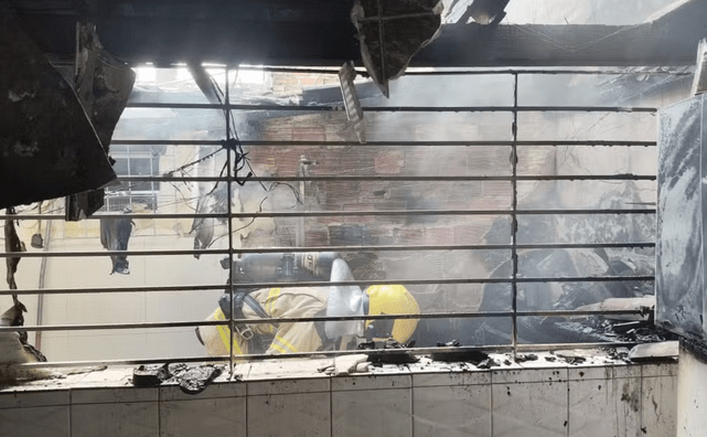 Incêndio atinge e destrói parte de casa em Itabaiana