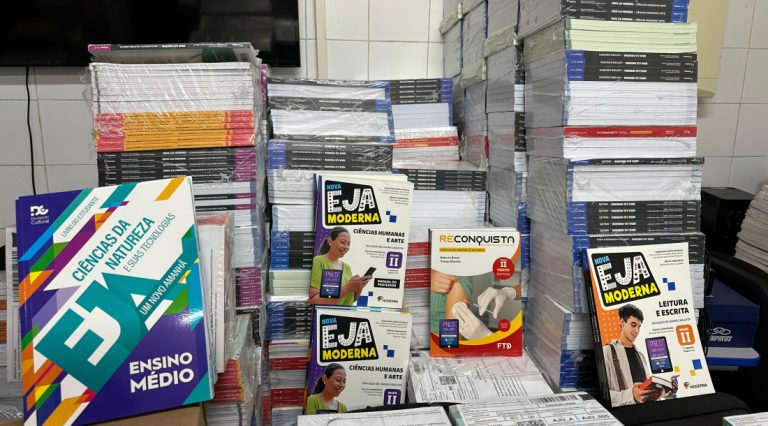 Sistema prisional de Sergipe recebe livros didáticos para alunos privados de liberdade