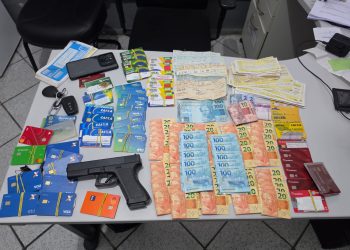 PC prende suspeito em flagrante com dezenas de cartões do Bolsa Família