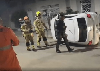 Motorista fica ferido após veículo capotar em Itabaiana