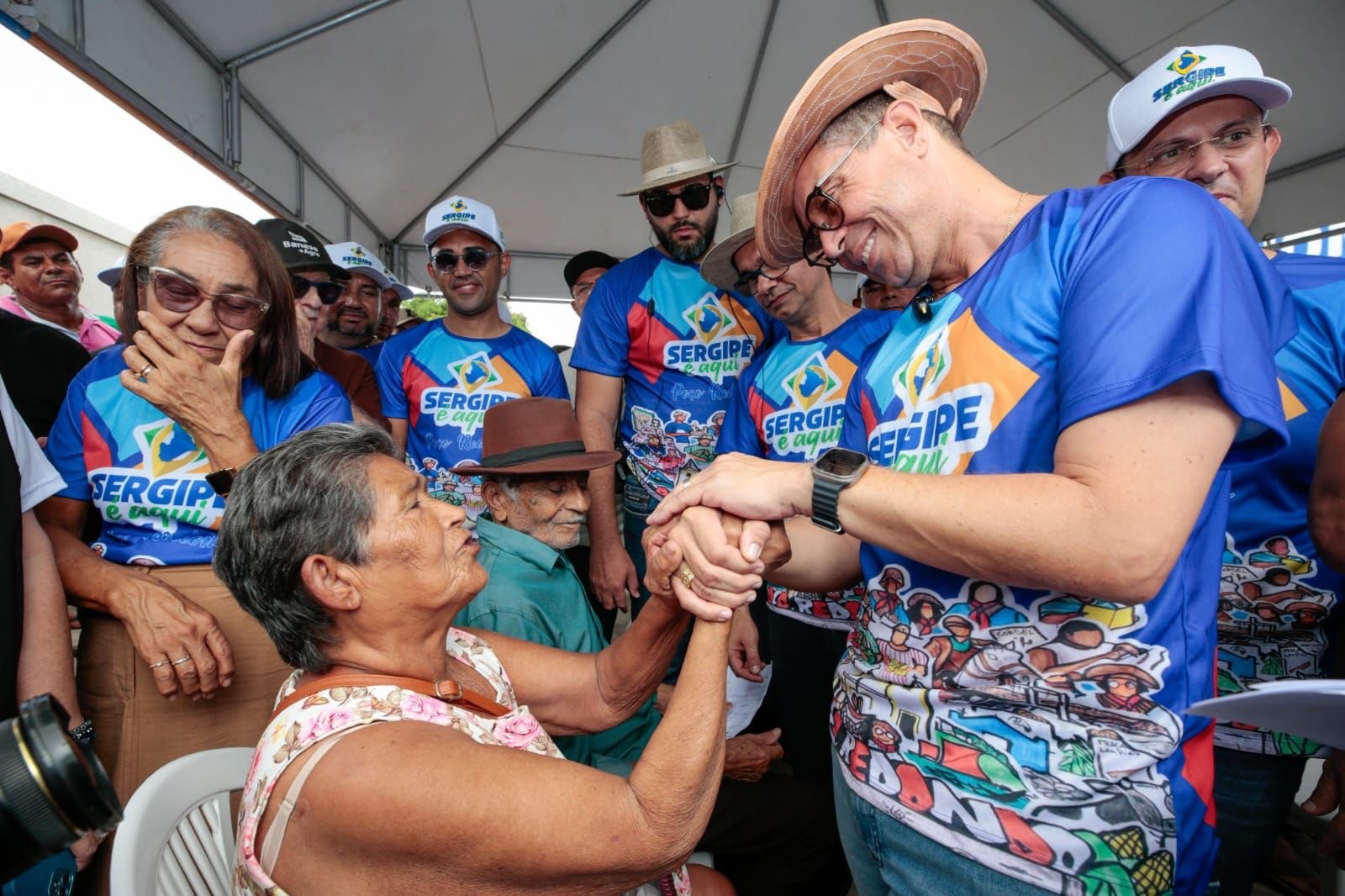 ae73973d-3f40-4f4e-bfb4-850ec74e7308