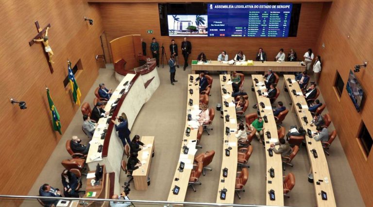 Governo garante reajuste para os cerca de 66 mil servidores ativos e inativos