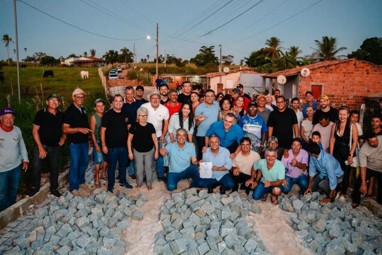 Prefeito Sérgio assina ordem de serviço para pavimentação no povoado Mariquita