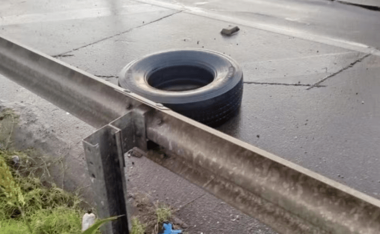 Mulher morre ao ser atingida por pneu que se soltou de ônibus em Propriá