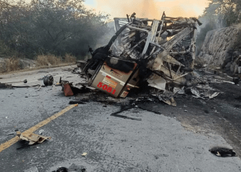 Corpos das oito vítimas de acidente com ônibus que iria para Aracaju estão no IML