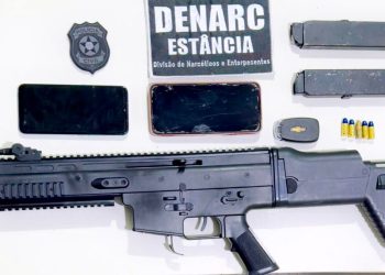 Polícia Civil prende dois suspeitos e apreende carabina em operação contra o comércio ilegal de armas