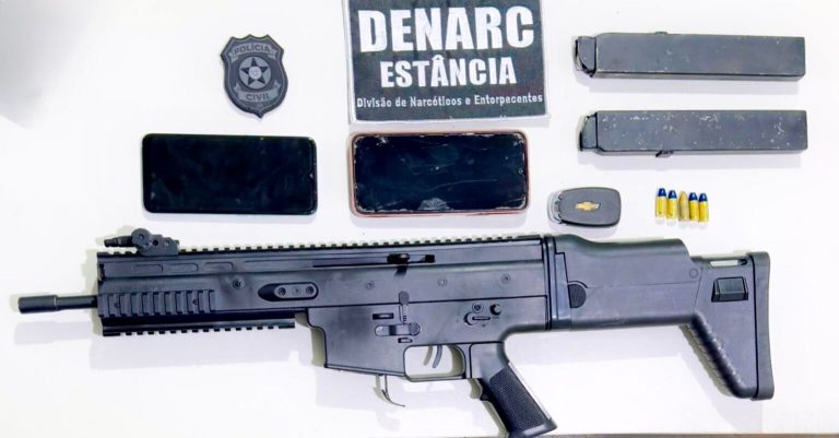 Polícia Civil prende dois suspeitos e apreende carabina em operação contra o comércio ilegal de armas