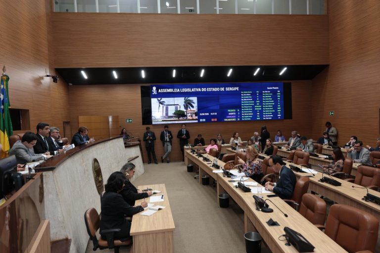 Aprovado projeto que flexibiliza regras de idade para concursos da Polícia Militar