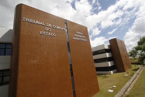 TCE determina suspensão de despesas públicas relacionadas a festividades em Lagarto e Aquidabã