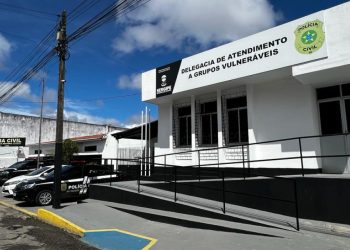 Homem é preso por descumprir medida protetiva e ameaçar ex-companheira