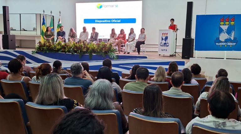 Governo lança novo programa de formação continuada para professores e servidores