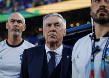Ancelotti lamenta eliminação e já projeta novo ciclo: “Não é o fim”