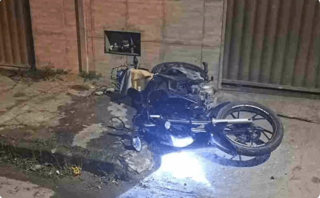 Adolescente em motocicleta foge de abordagem policial e sofre grave acidente em Aracaju
