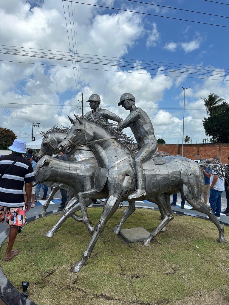 Lagarto: Capital Nacional da Vaquejada recebe novo monumento na entrada da cidade