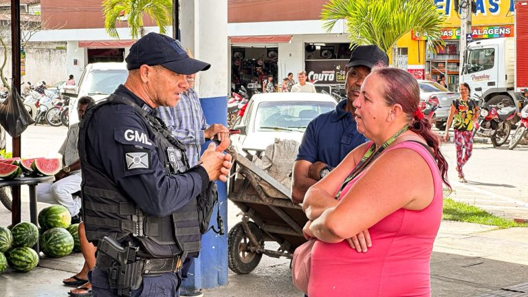 Ação do Agosto Lilás promove mobilização contra a violência à mulher na feira livre de Lagarto