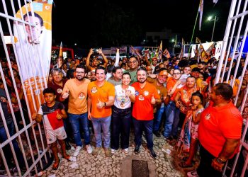 Em noite histórica para Lagarto, Gustinho inaugura Comitê da Gente