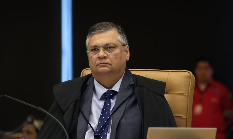 Flávio Dino autoriza novo inquérito da PF para investigar Lulinha