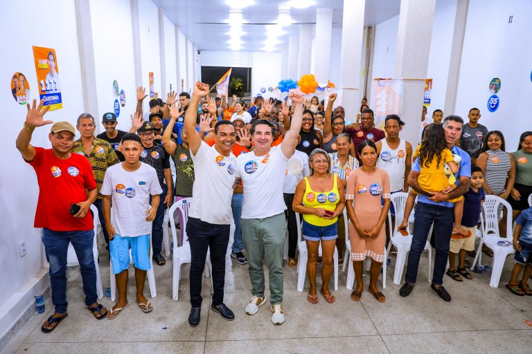 Gustinho recebe forte apoio durante encontro em Socorro